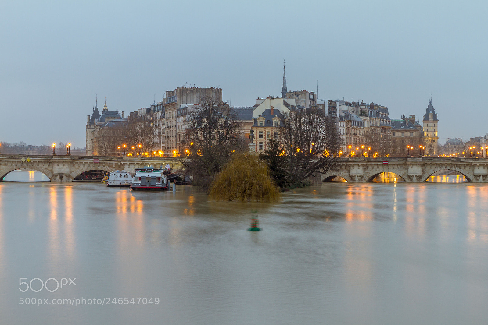 Canon EOS 7D sample photo. Paris on flood photography