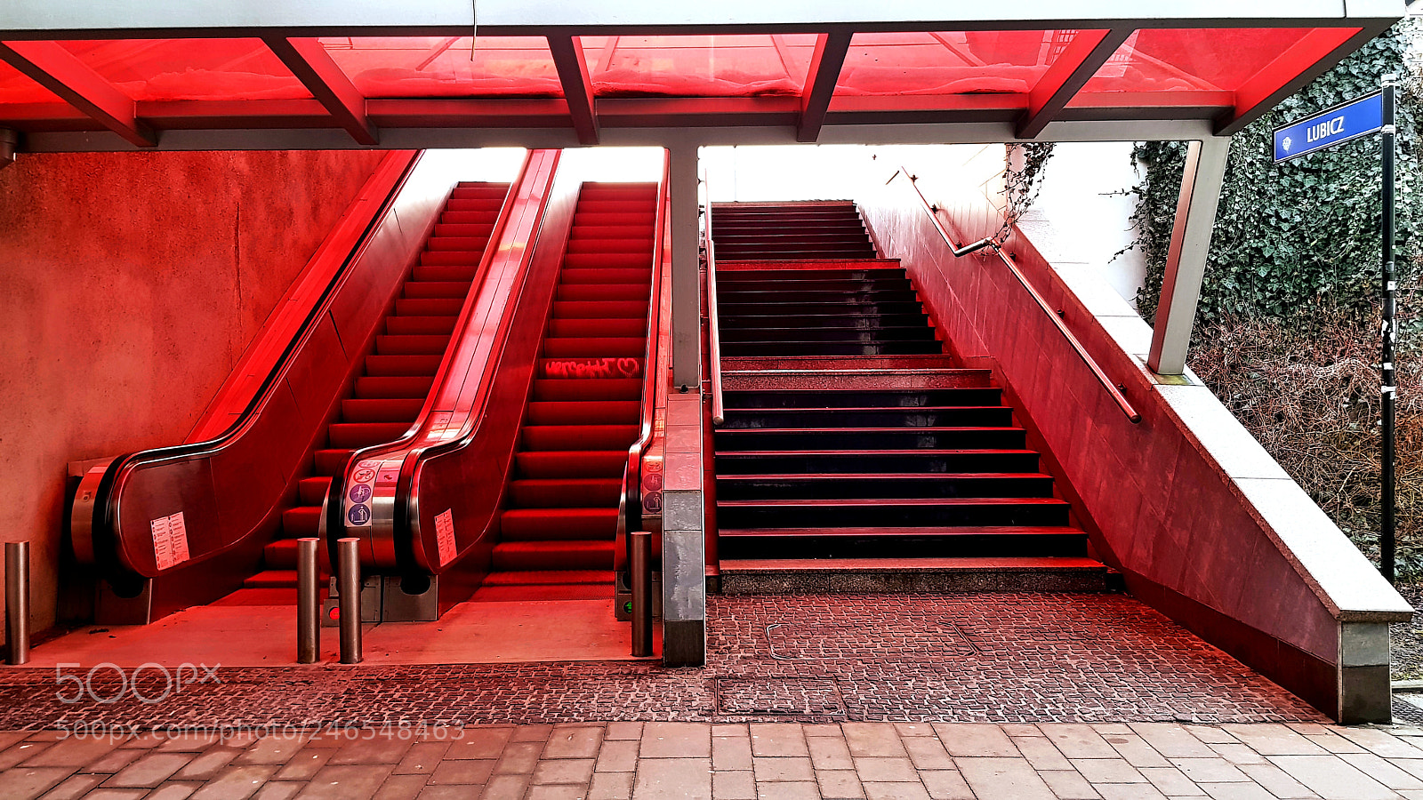 Samsung Galaxy S8+ sample photo. #red lift photography