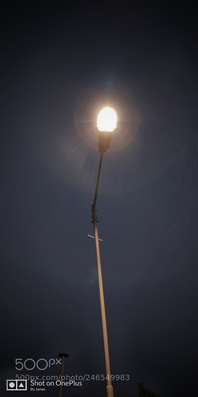 OnePlus 5T sample photo. Street light photography
