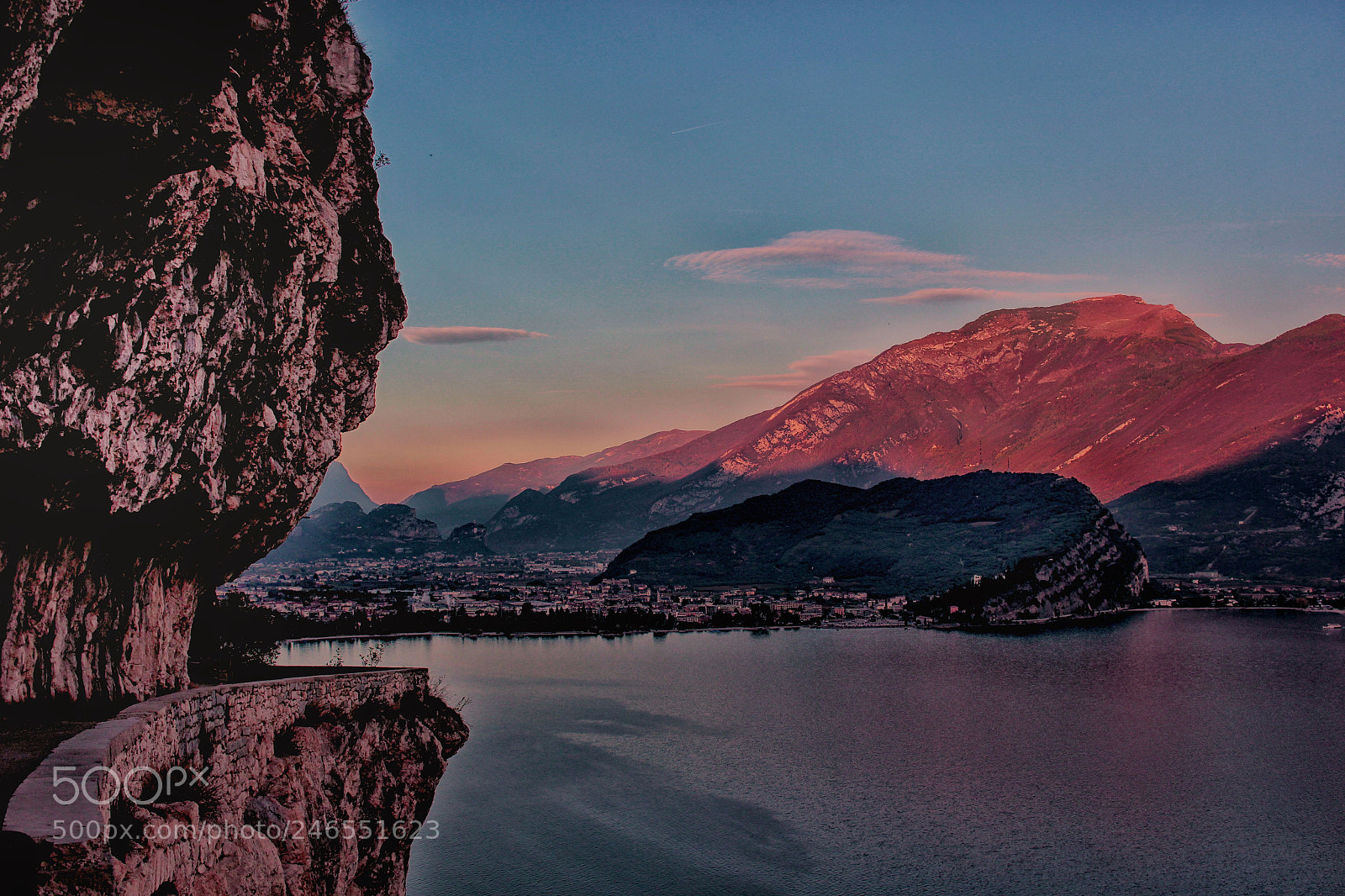 Canon EOS 100D (EOS Rebel SL1 / EOS Kiss X7) sample photo. Lago di garda sunset photography