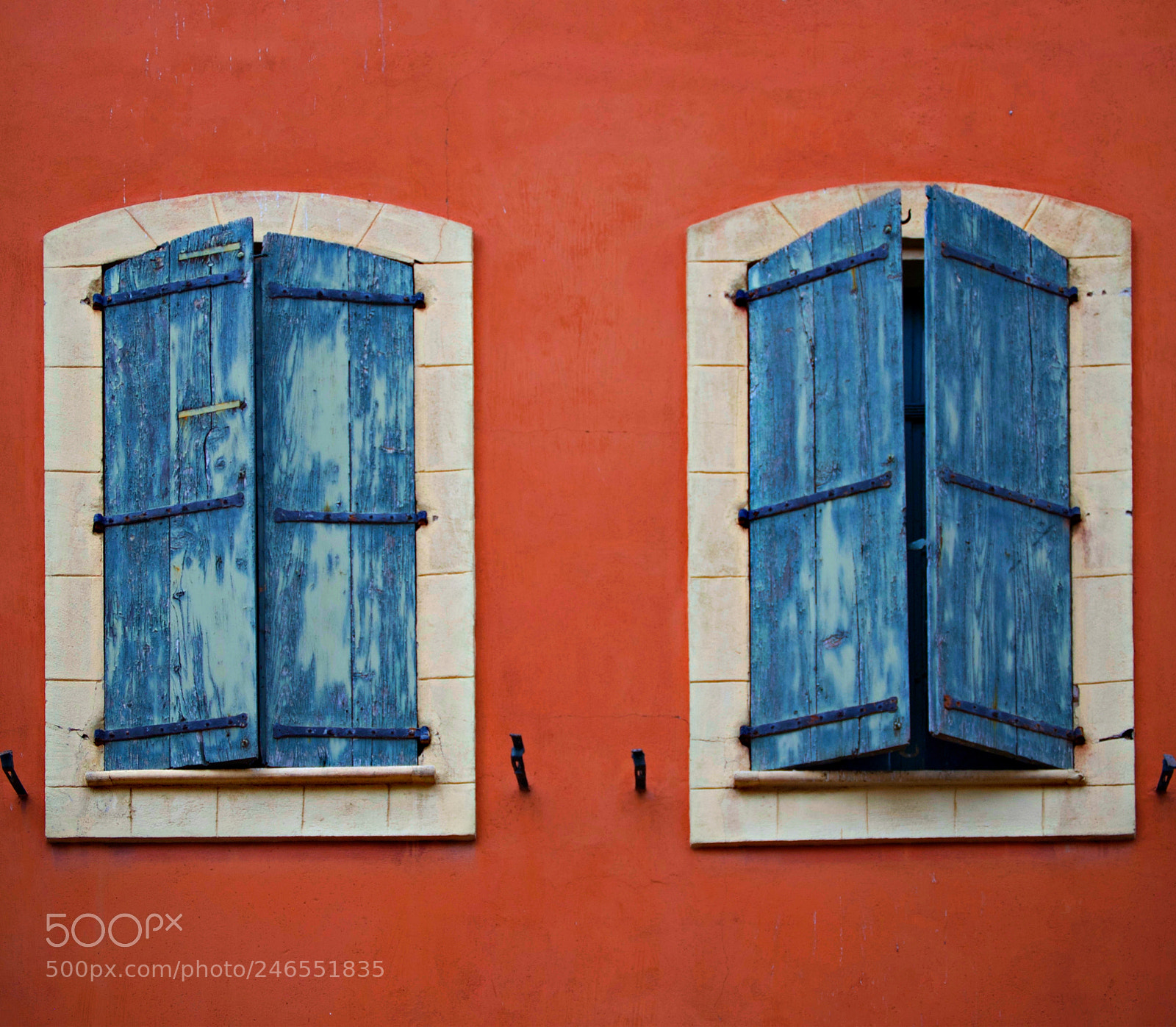 Nikon D40X sample photo. Two blue windows photography