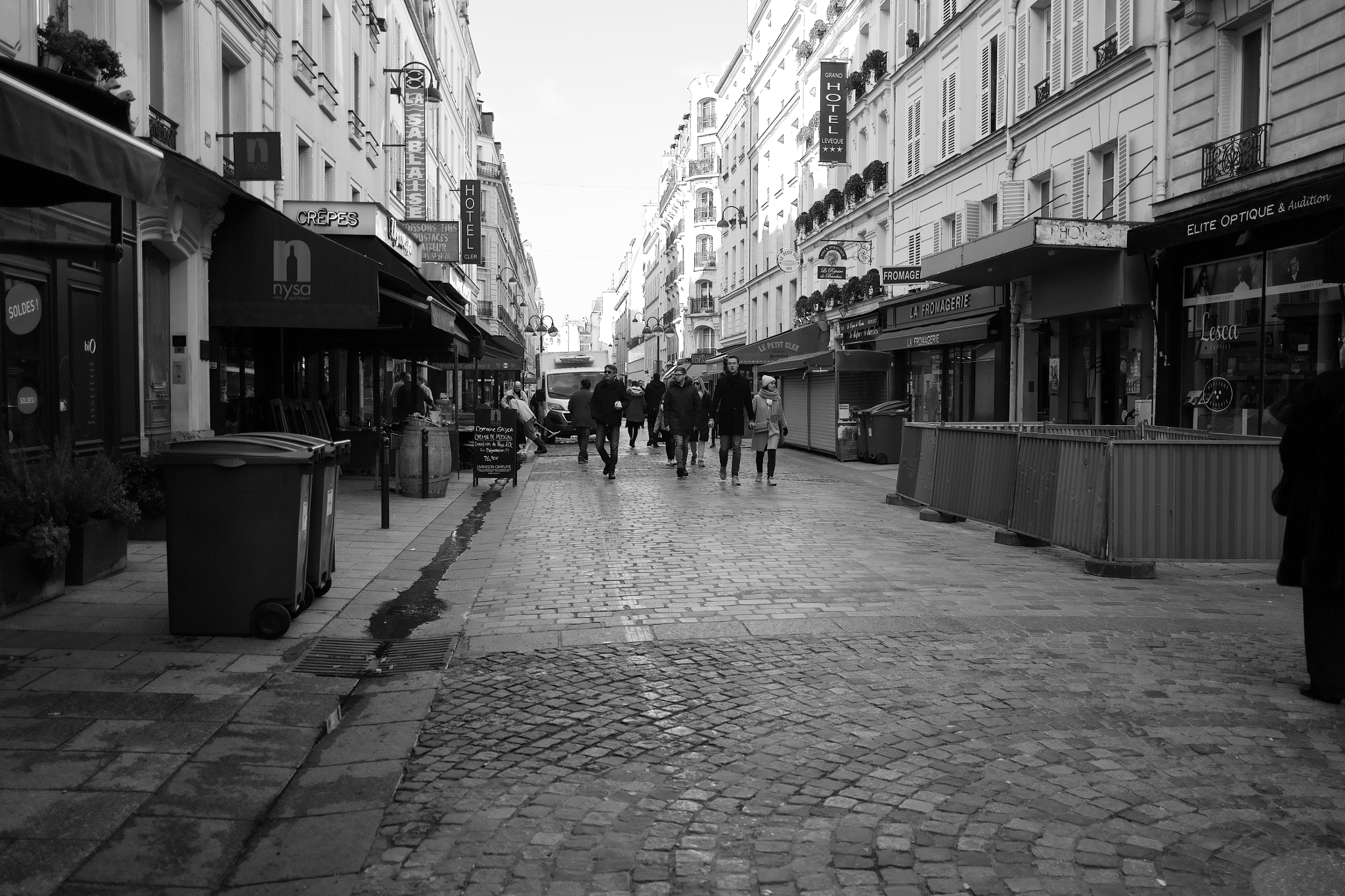 Sigma DP1 Merrill sample photo. Rue cler photography