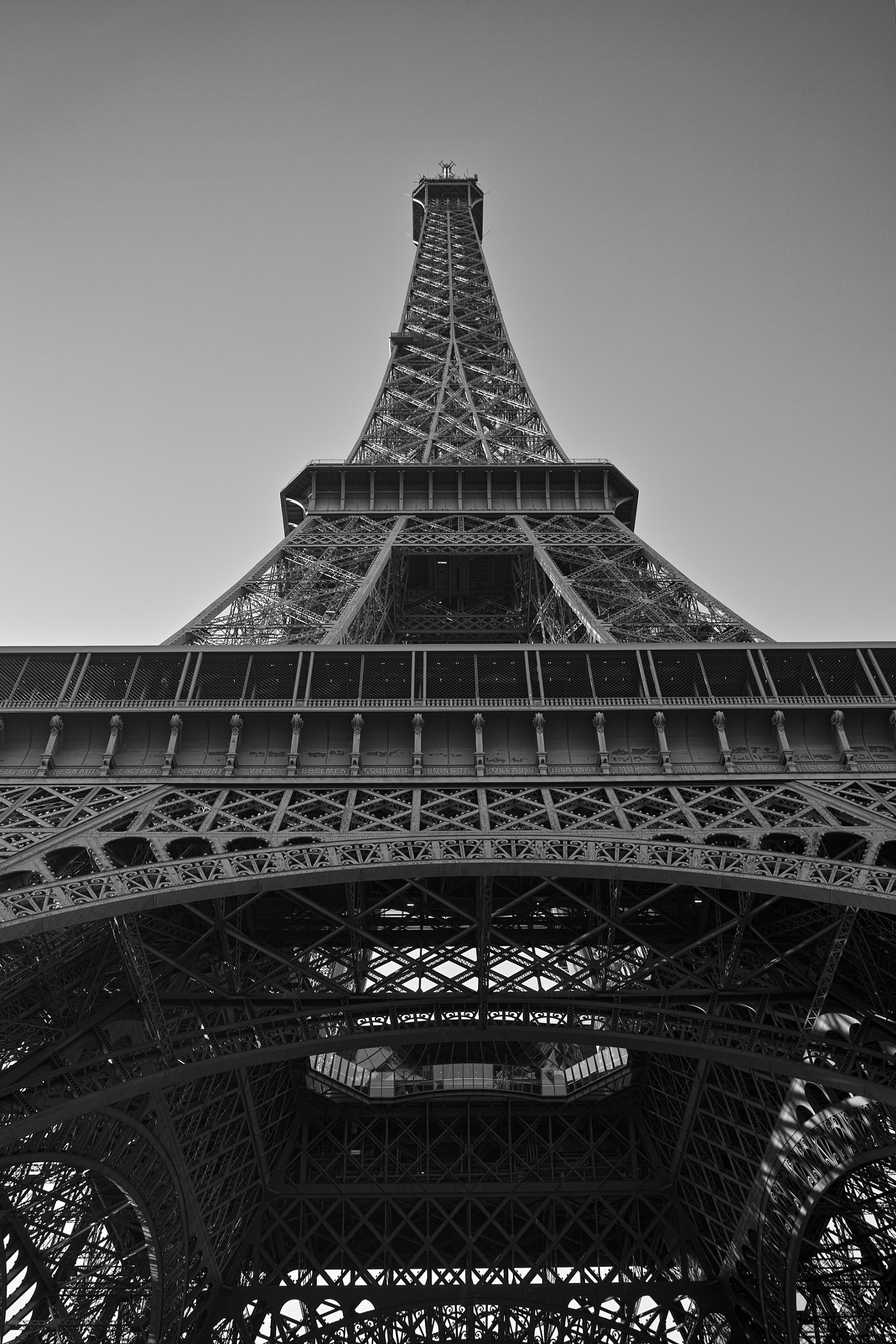 Sigma DP1 Merrill sample photo. Eiffel tower from the base photography