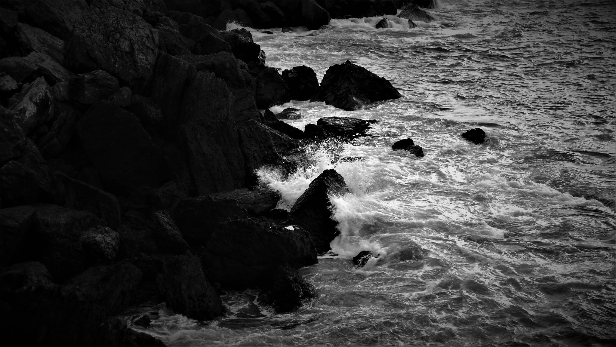 Fujifilm FinePix SL245 sample photo. Blacked sea photography