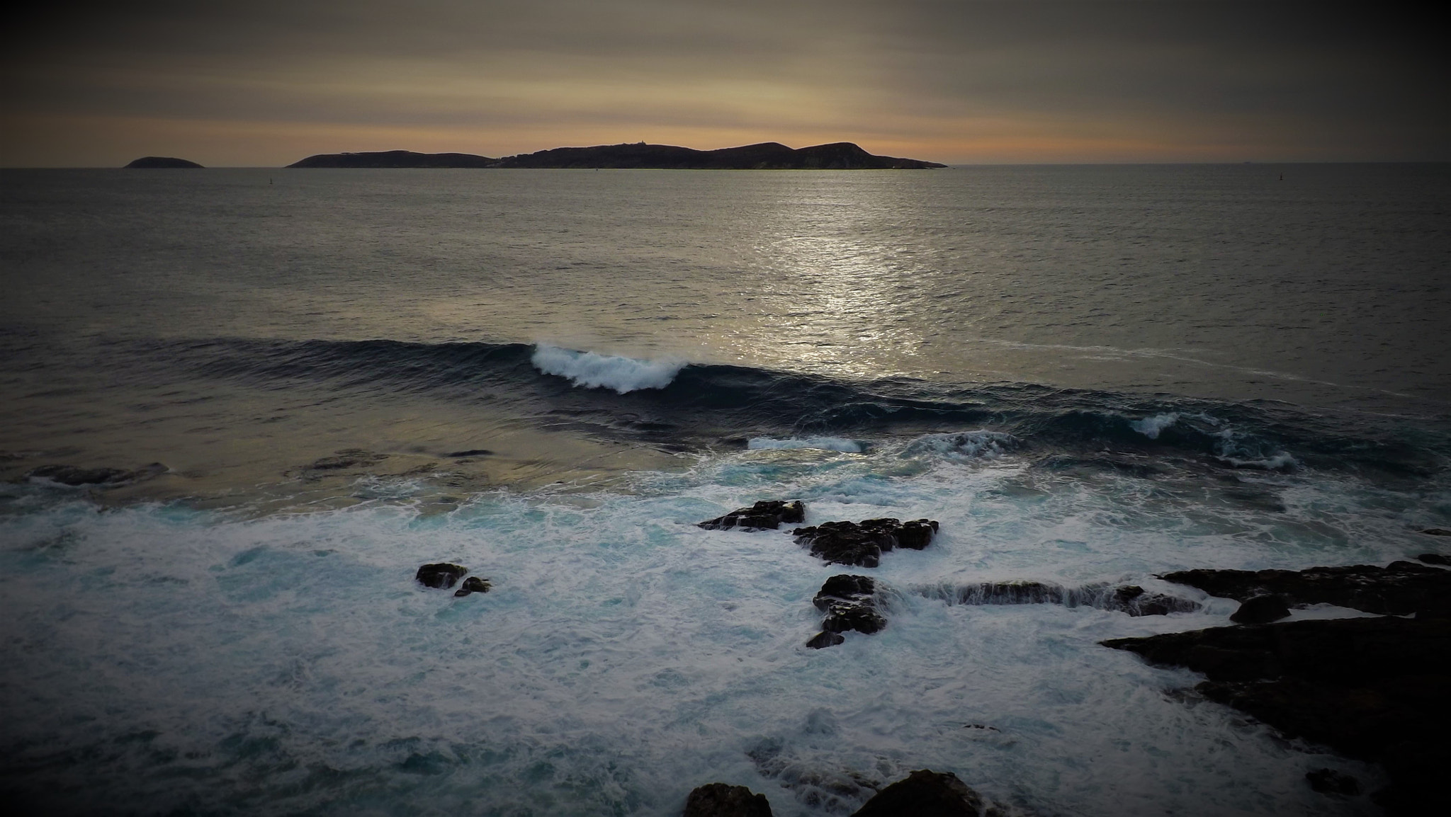 Fujifilm FinePix SL245 sample photo. Ocean sun photography