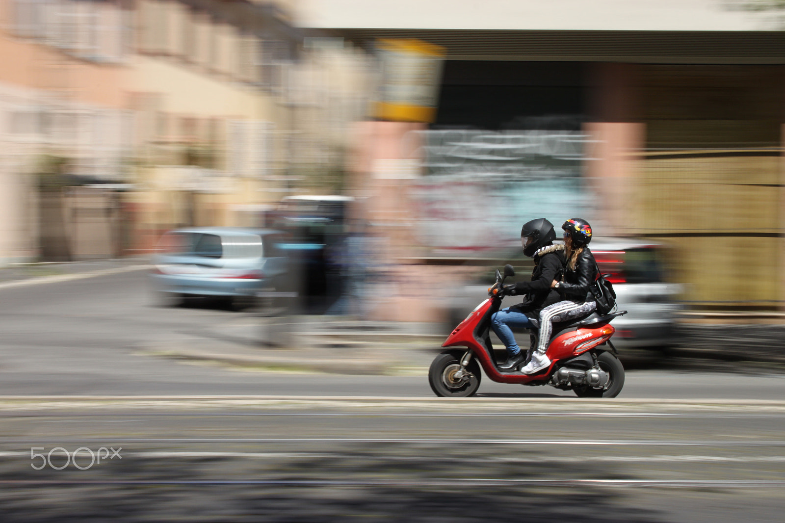 Canon EF-S 18-55mm F3.5-5.6 II sample photo. Veloce, ma fermo. photography