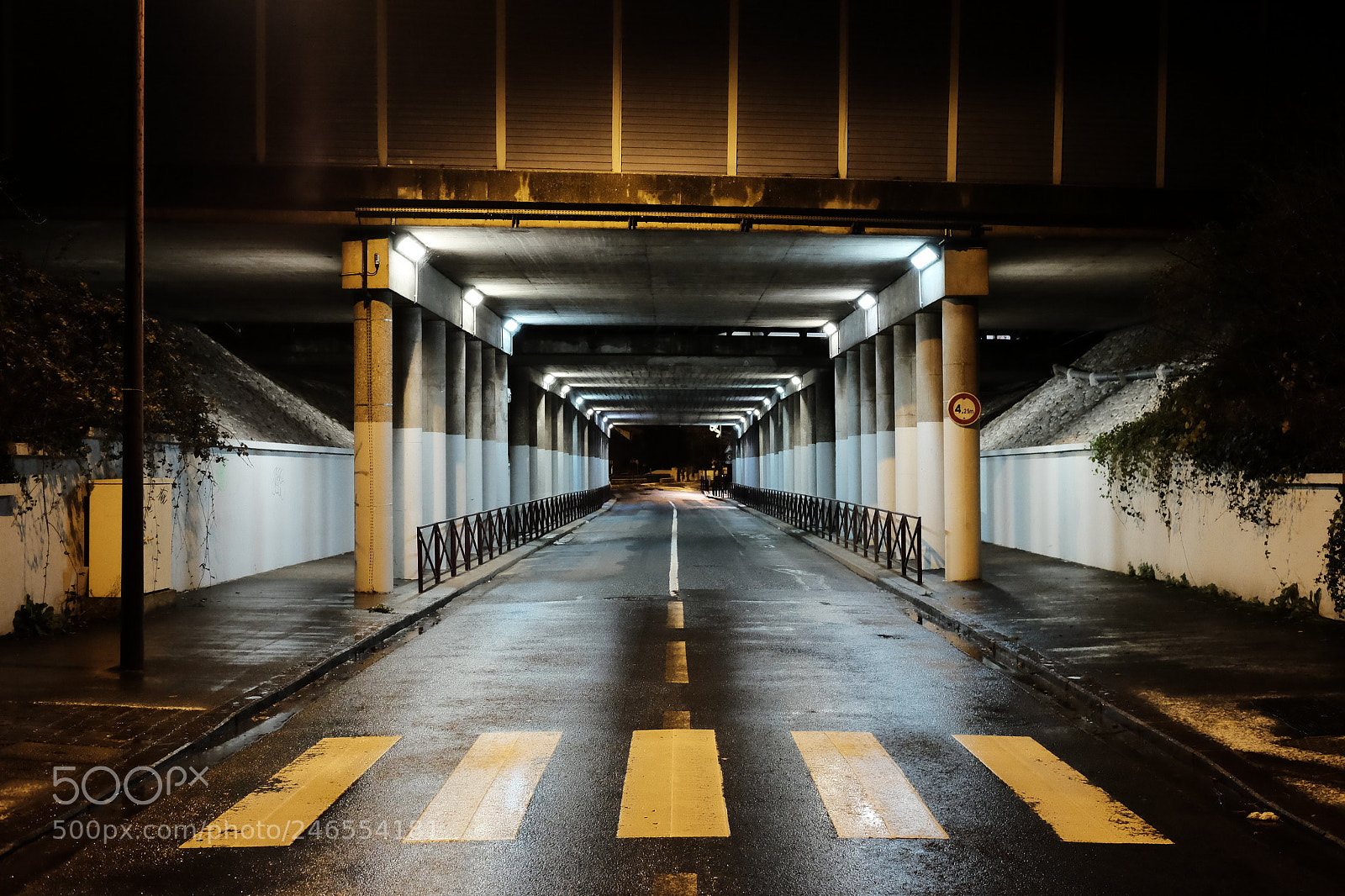 Fujifilm X-T10 sample photo. Tunnel photography