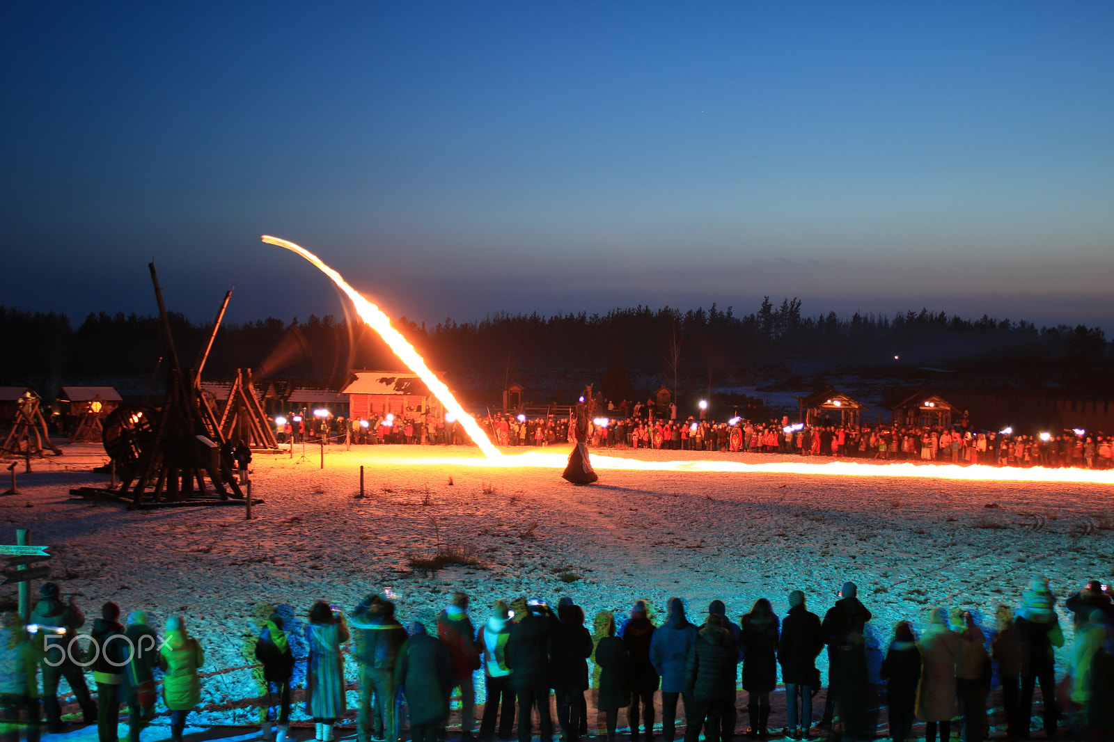 Canon EOS 750D (EOS Rebel T6i / EOS Kiss X8i) sample photo. Burning stuffed winters in ancient kiev photography