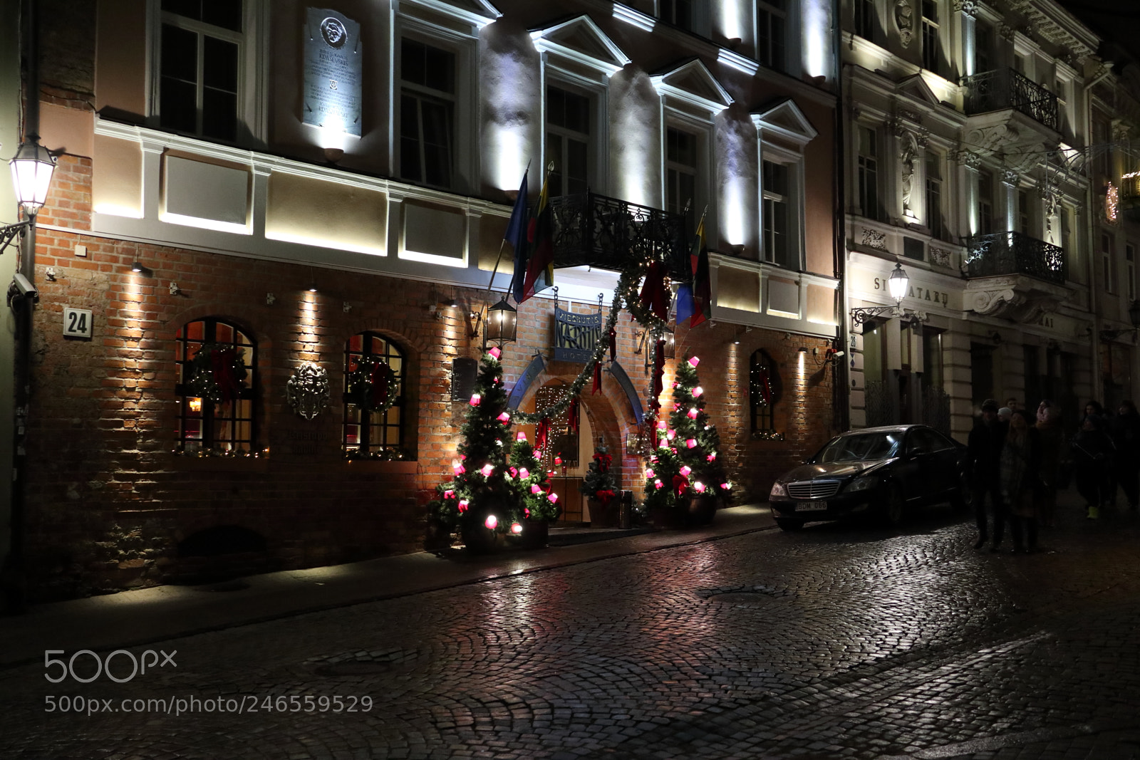 Canon EOS M5 sample photo. Stylish old town modern photography