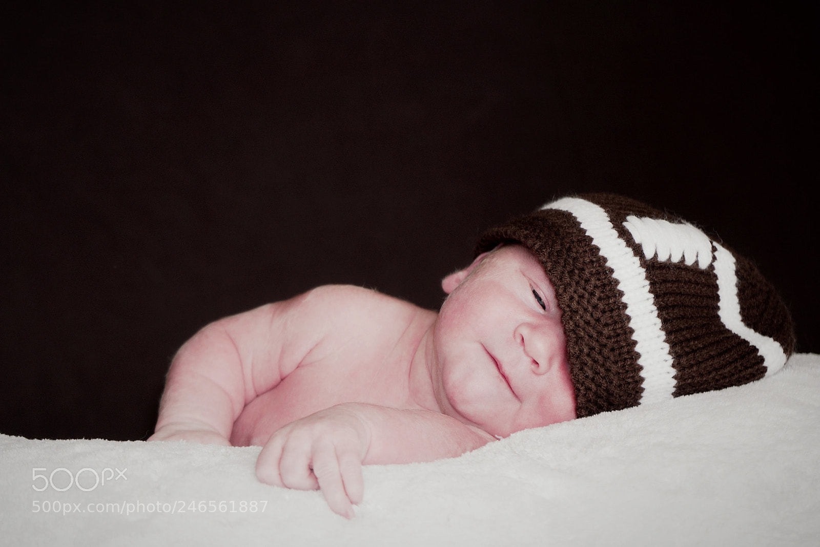 Sony a6500 sample photo. Baby grey looking happy photography