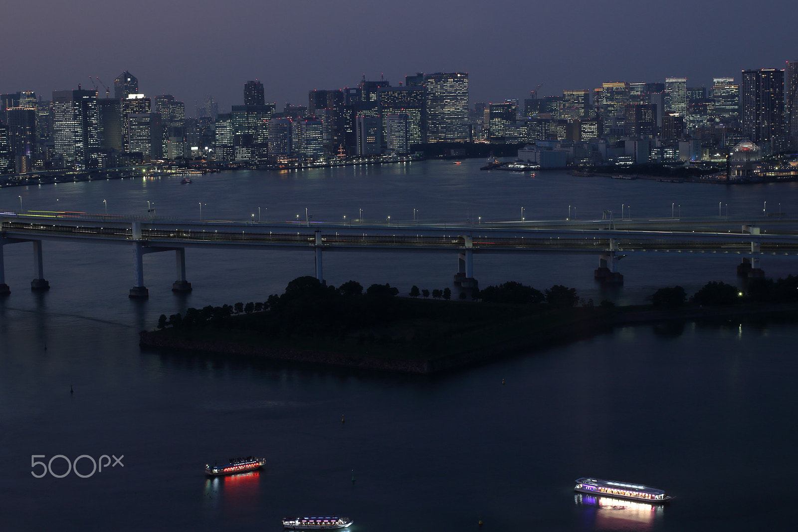 Canon EOS 600D (Rebel EOS T3i / EOS Kiss X5) sample photo. Odaiba (artificial island in tokyo bay) photography