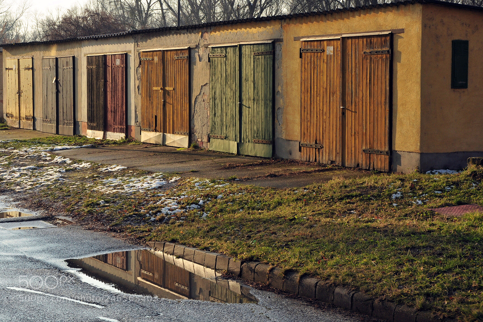 Nikon D90 sample photo. Old garage doors photography