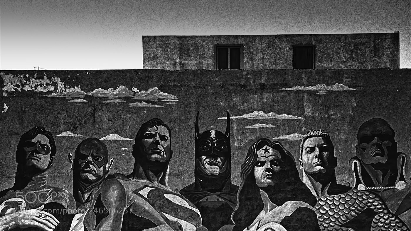 Olympus OM-D E-M5 II sample photo. A wall for heroes photography
