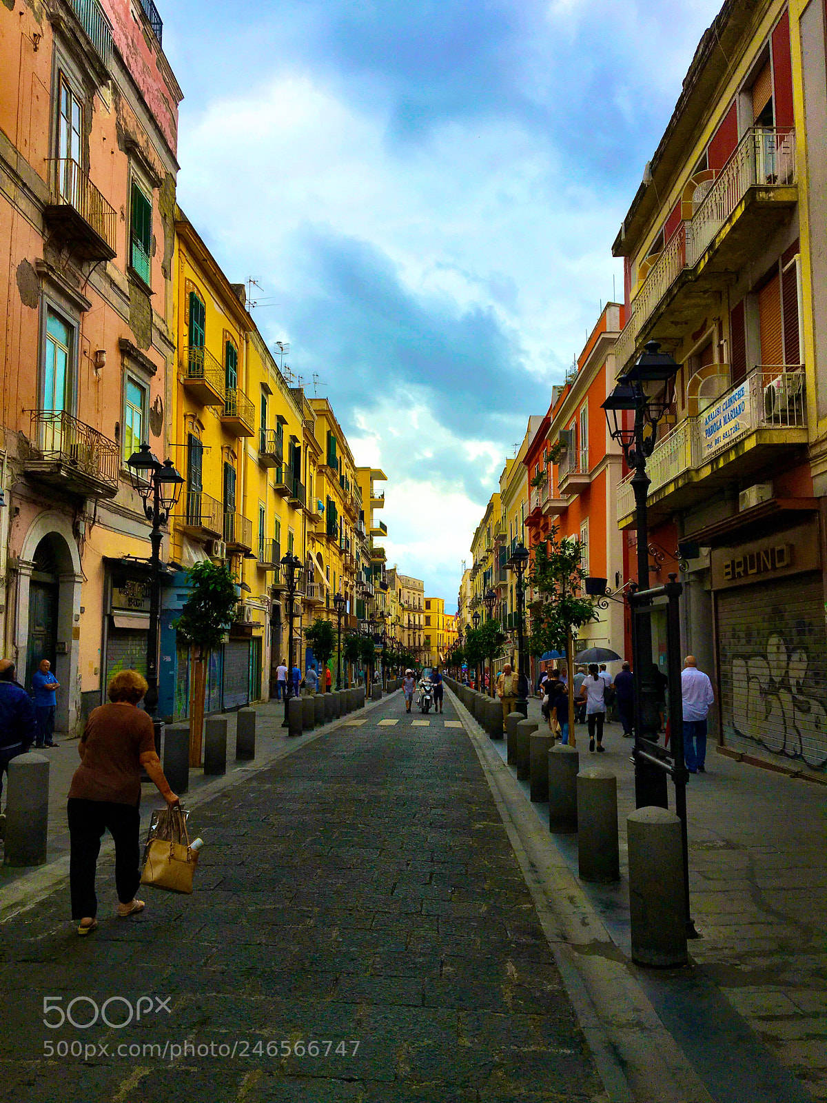 Apple iPhone 6s sample photo. Via roma photography