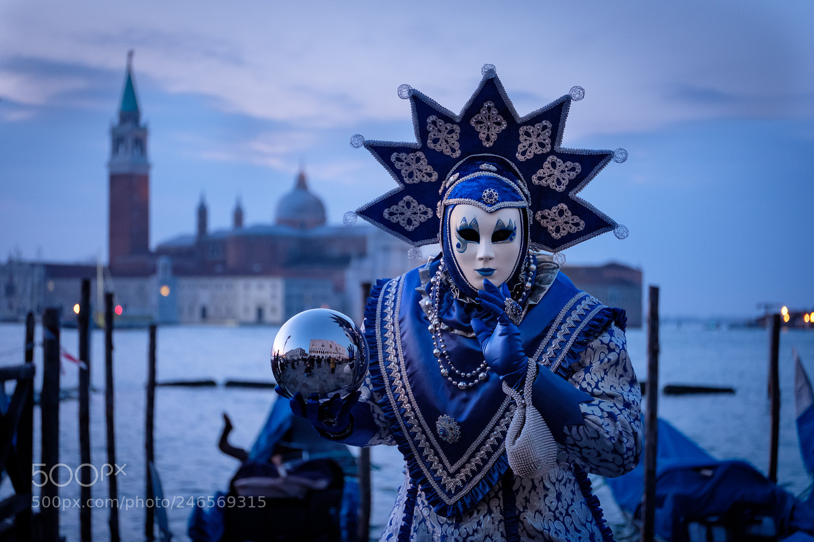 Fujifilm X-T2 sample photo. Venice carnival i photography