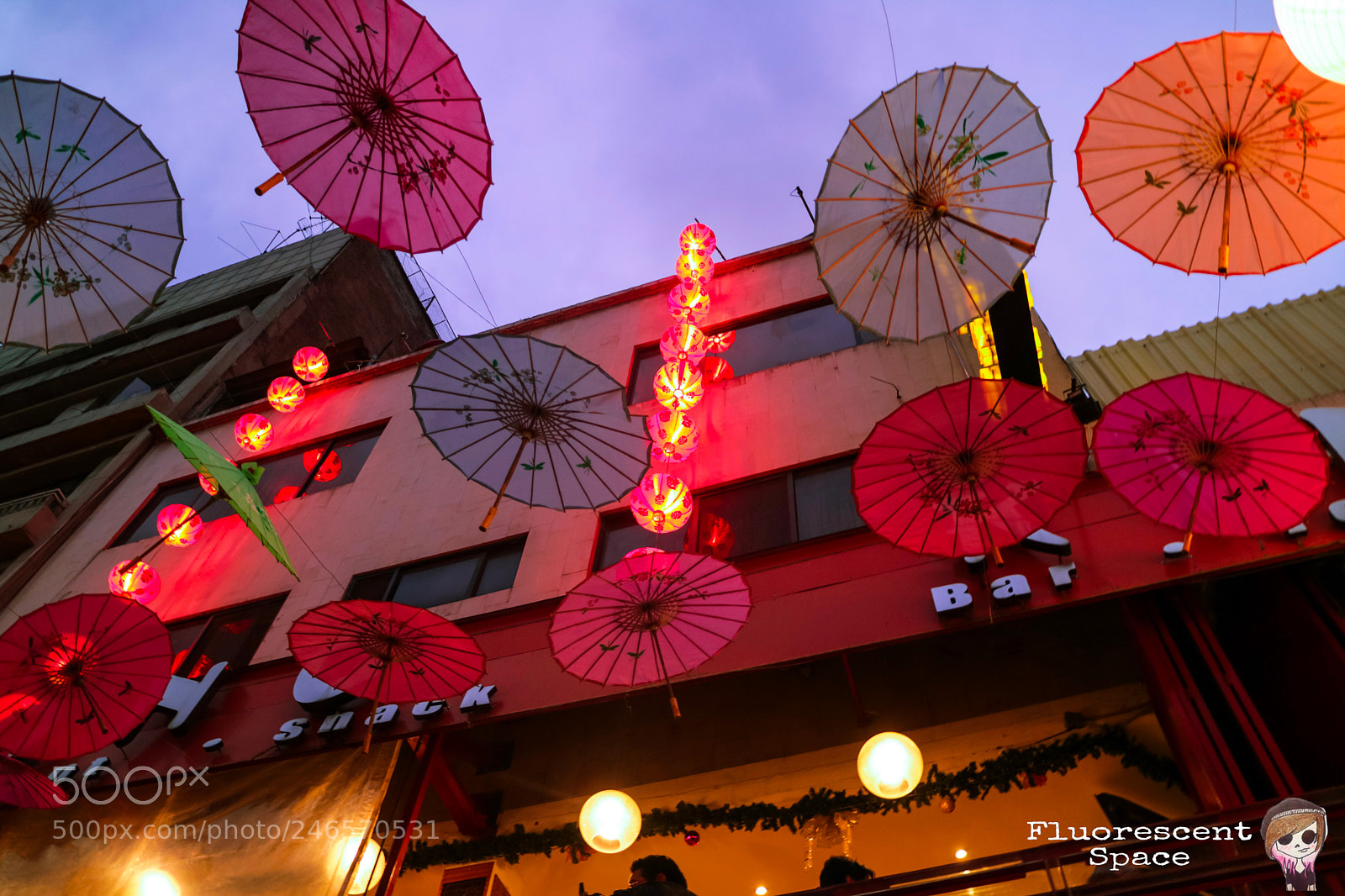 Canon EOS M3 sample photo. Sombrillas al cielo photography