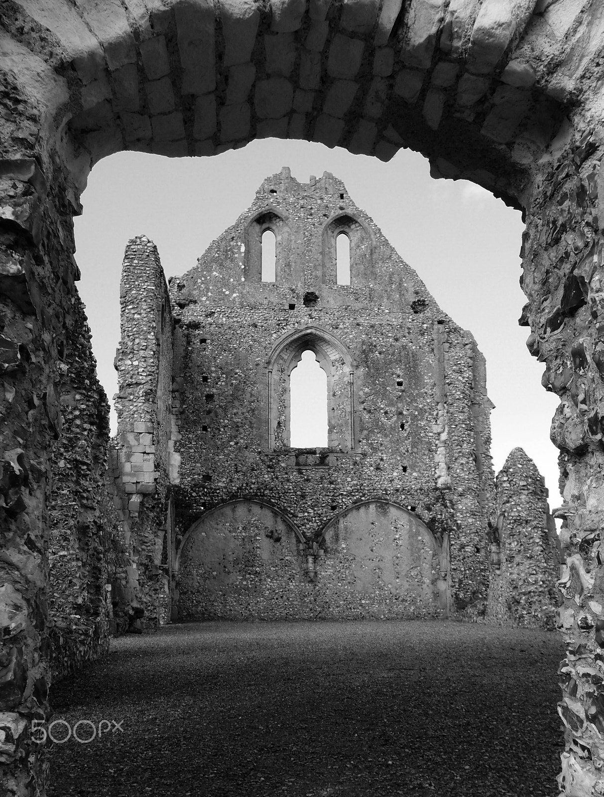 Olympus XZ-1 sample photo. Boxgrove priory through the arch photography