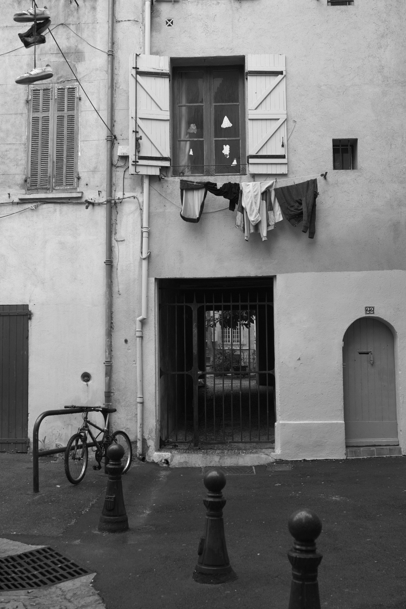 Nikon D800 sample photo. Laundry time in aix-en-provence photography