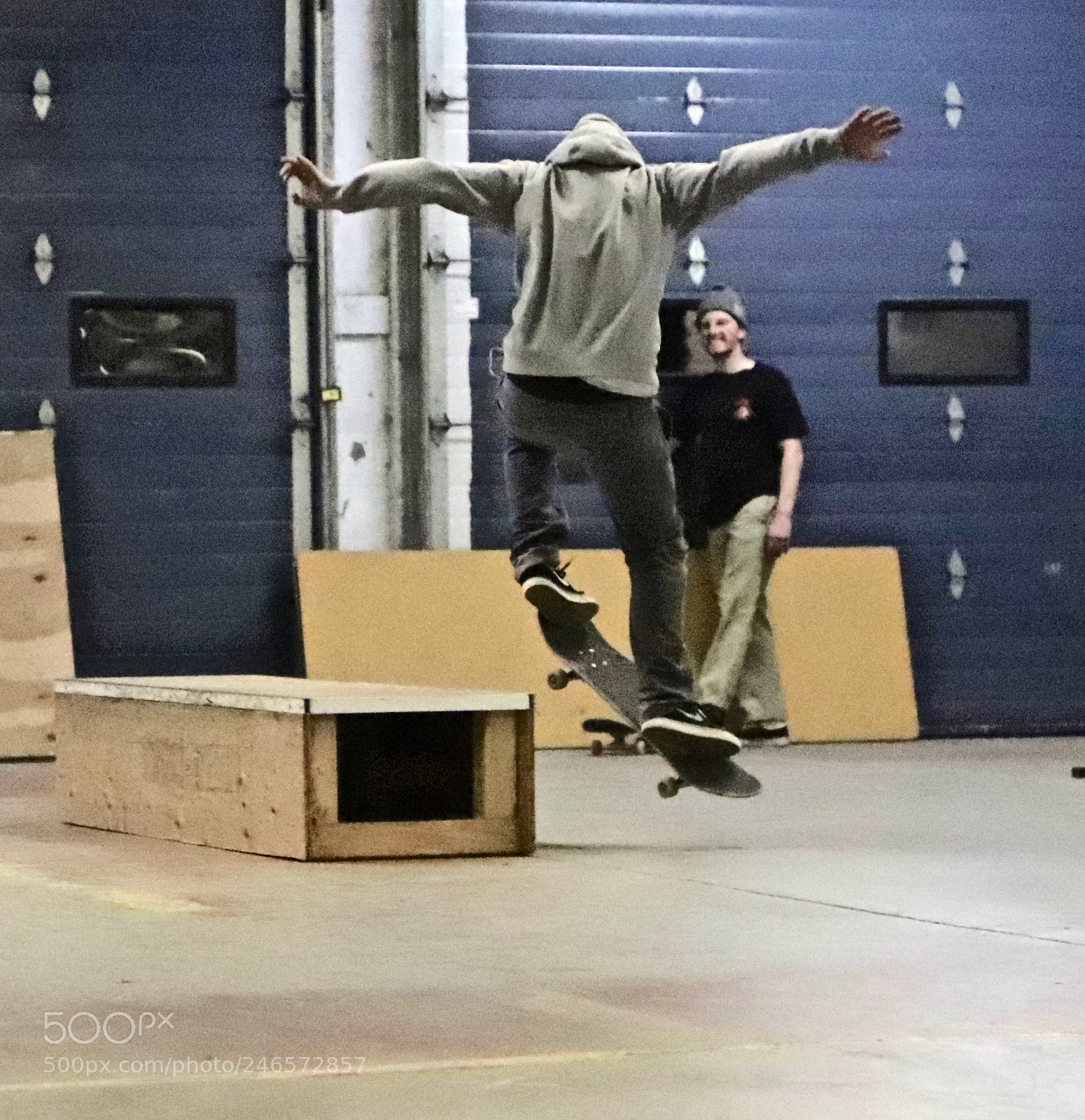 Canon EOS 800D (EOS Rebel T7i / EOS Kiss X9i) sample photo. Skaters in flight by photography