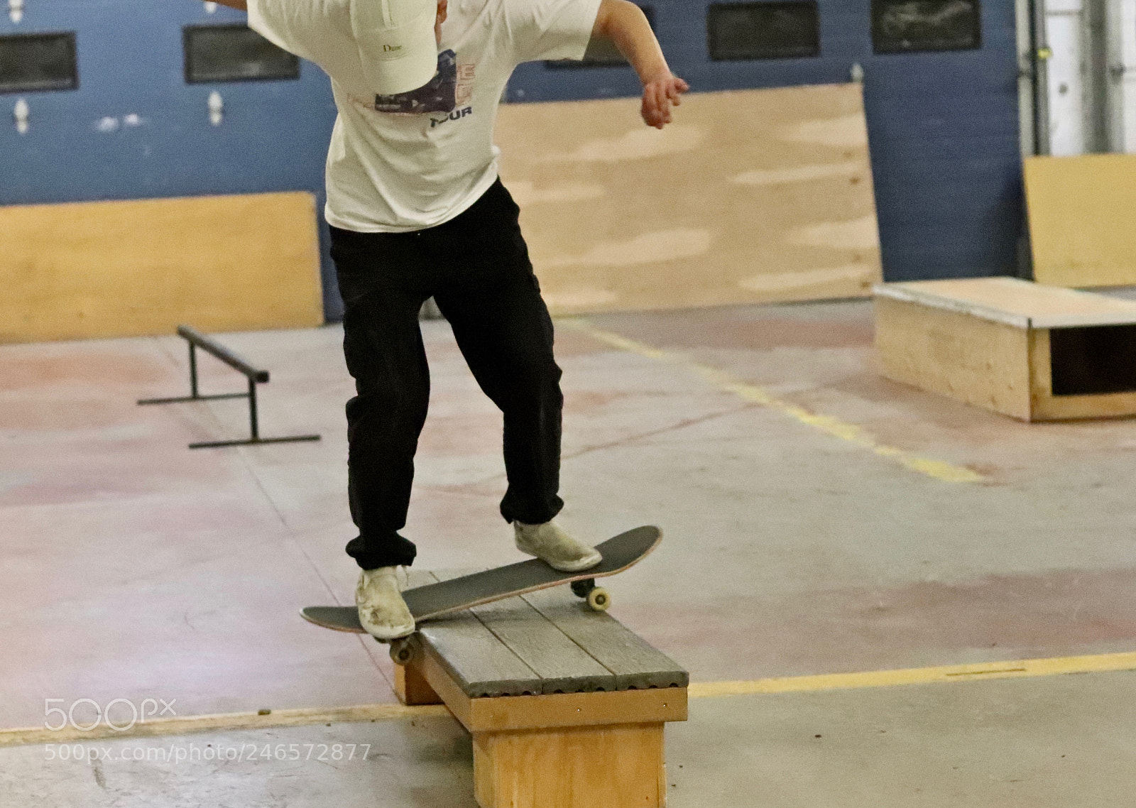 Canon EOS 800D (EOS Rebel T7i / EOS Kiss X9i) sample photo. Skaters in flight by photography