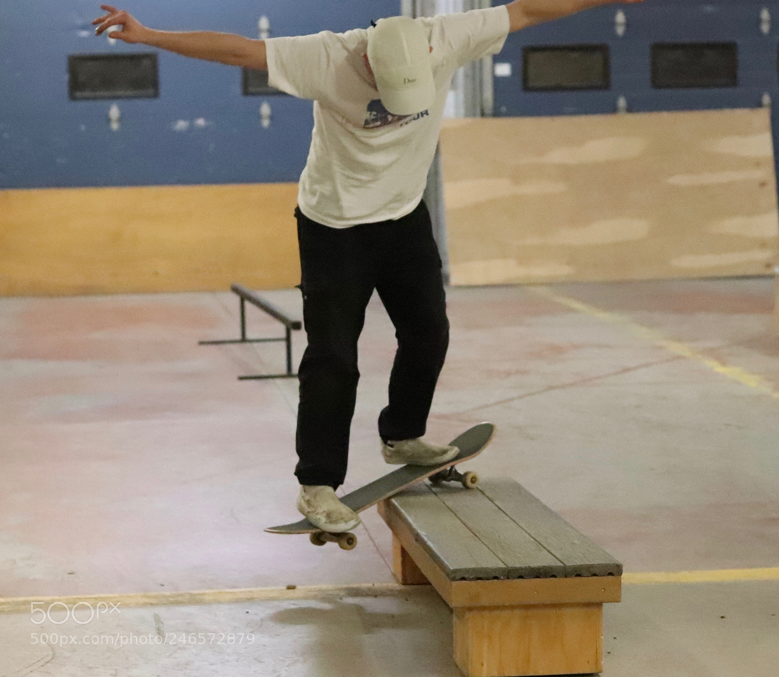 Canon EOS 800D (EOS Rebel T7i / EOS Kiss X9i) sample photo. Skaters in flight by photography