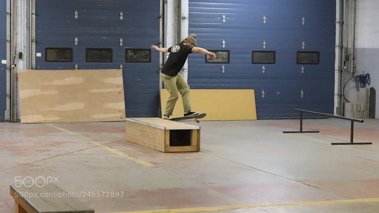 Canon EOS 800D (EOS Rebel T7i / EOS Kiss X9i) sample photo. Skaters in flight by photography