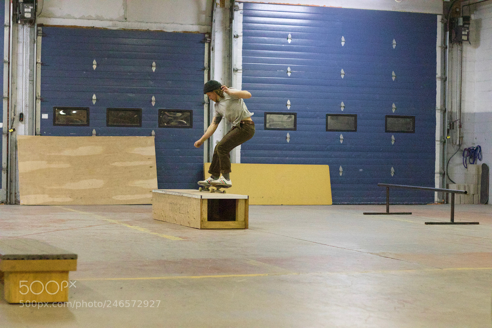 Canon EOS 800D (EOS Rebel T7i / EOS Kiss X9i) sample photo. Skaters in flight by photography