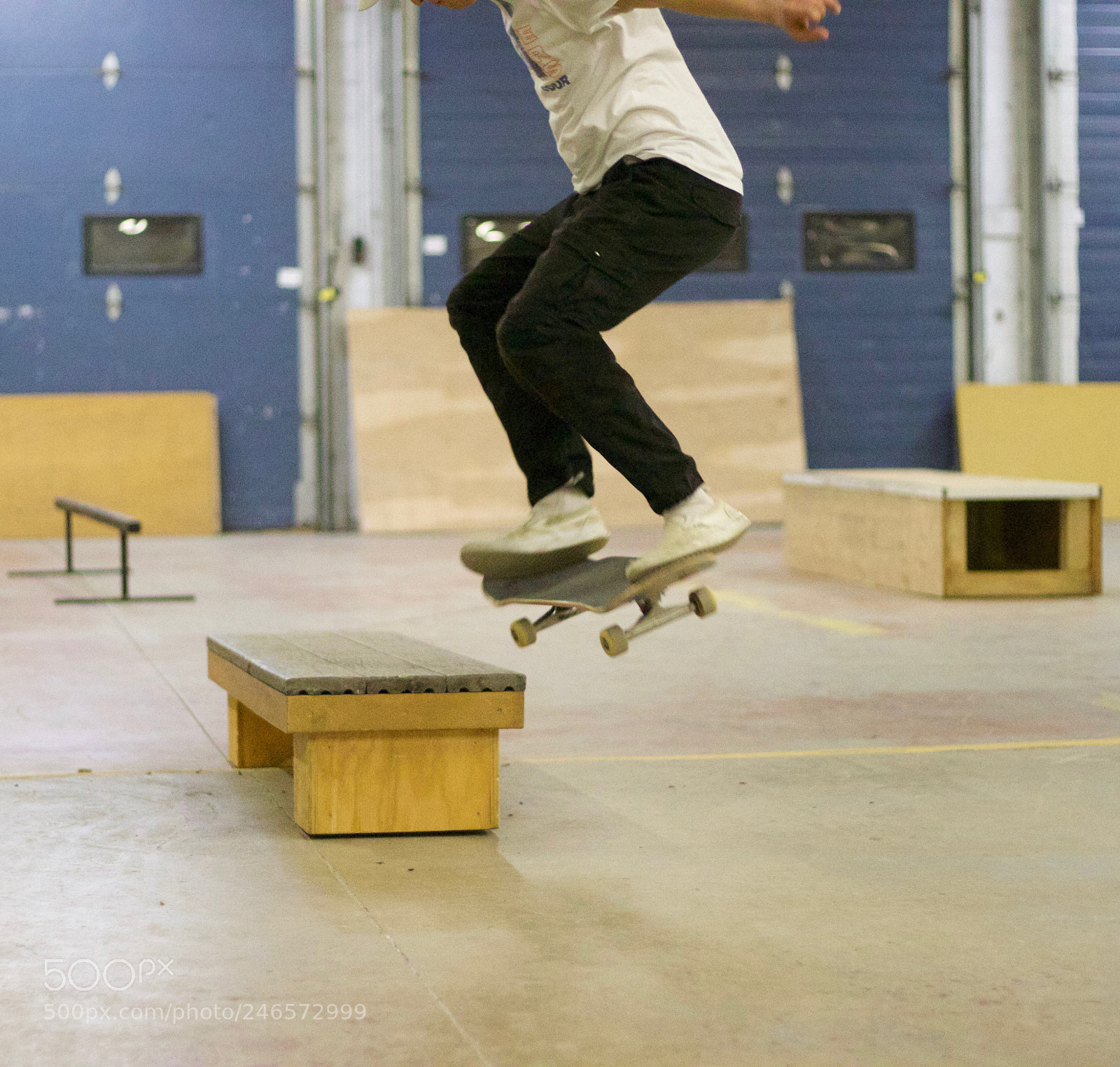Canon EOS 800D (EOS Rebel T7i / EOS Kiss X9i) sample photo. Skaters in flight by photography