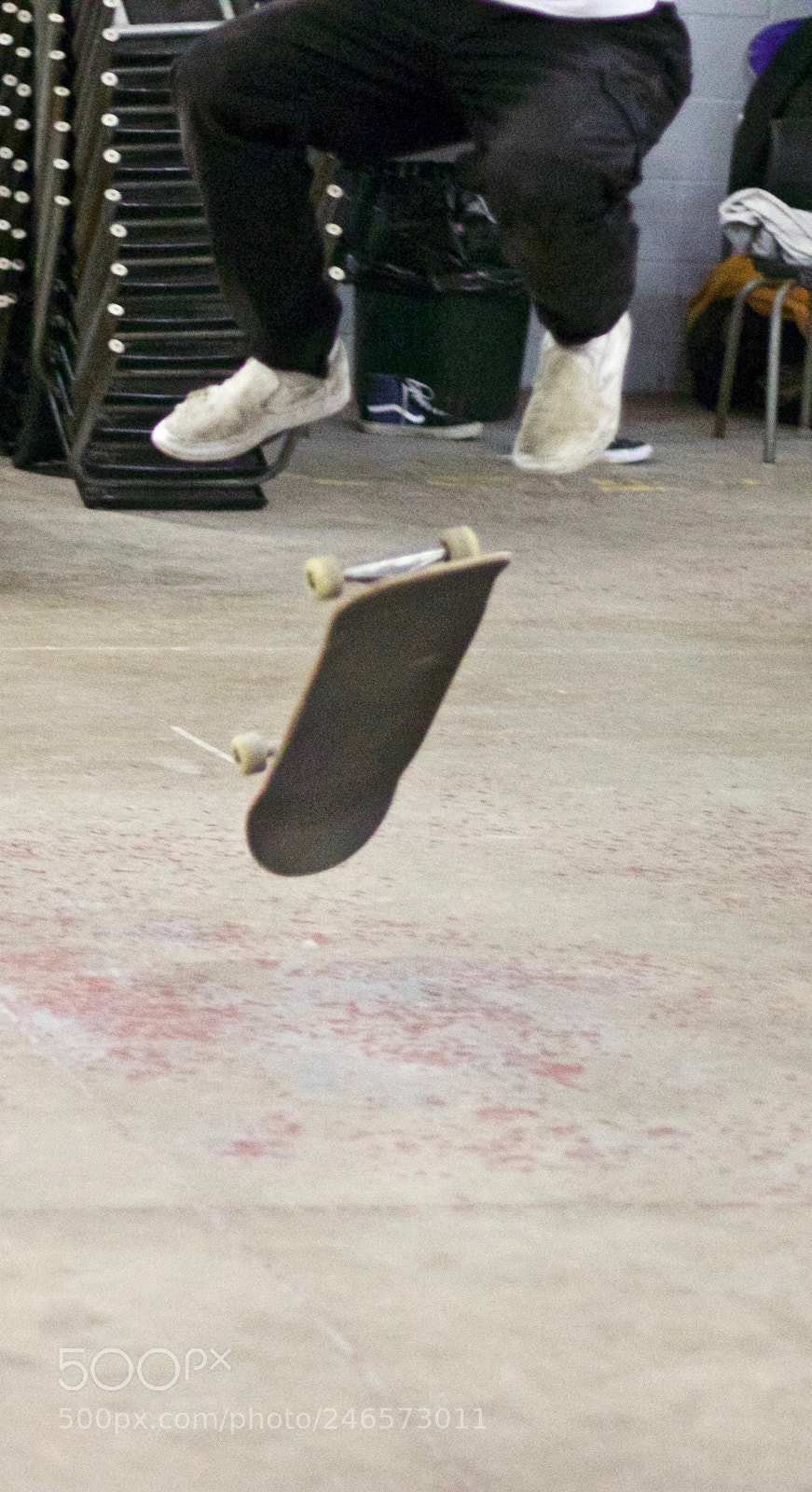 Canon EOS 800D (EOS Rebel T7i / EOS Kiss X9i) sample photo. Skaters in flight by photography