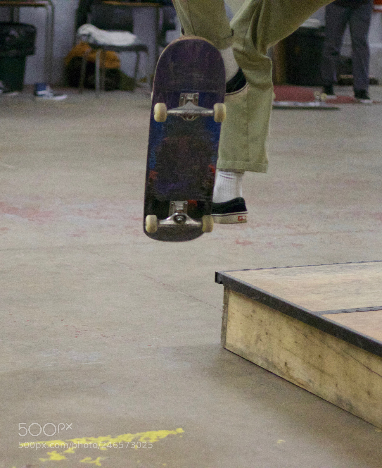 Canon EOS 800D (EOS Rebel T7i / EOS Kiss X9i) sample photo. Skaters in flight by photography