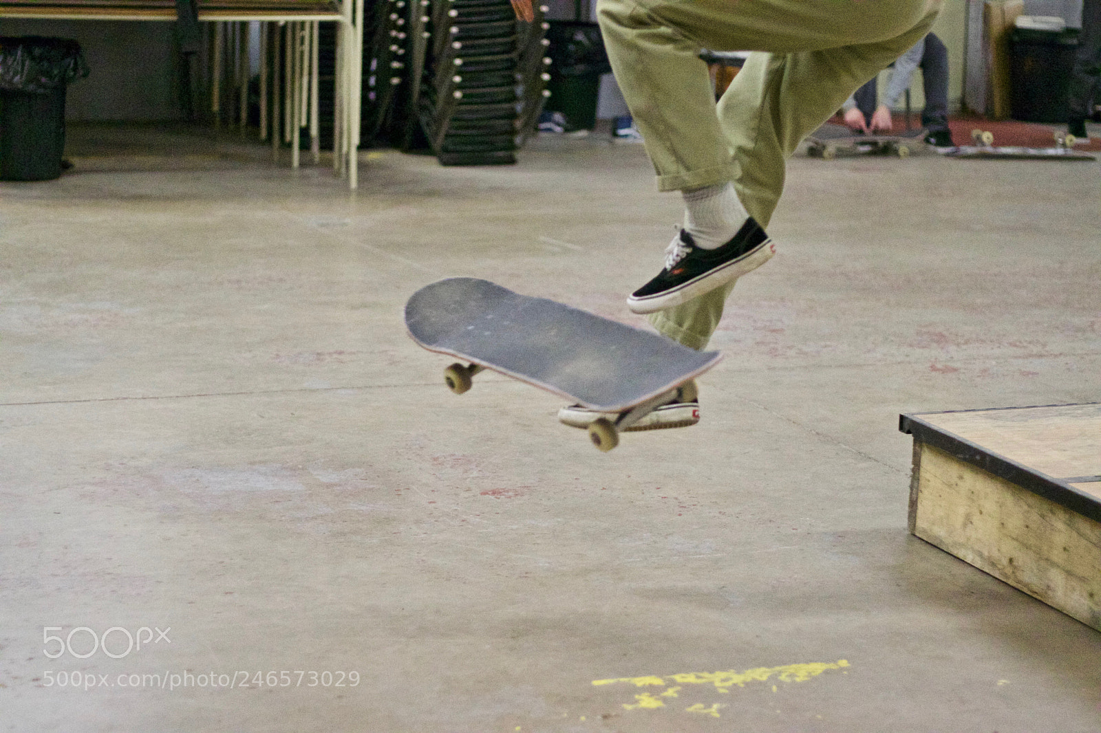 Canon EOS 800D (EOS Rebel T7i / EOS Kiss X9i) sample photo. Skaters in flight by photography