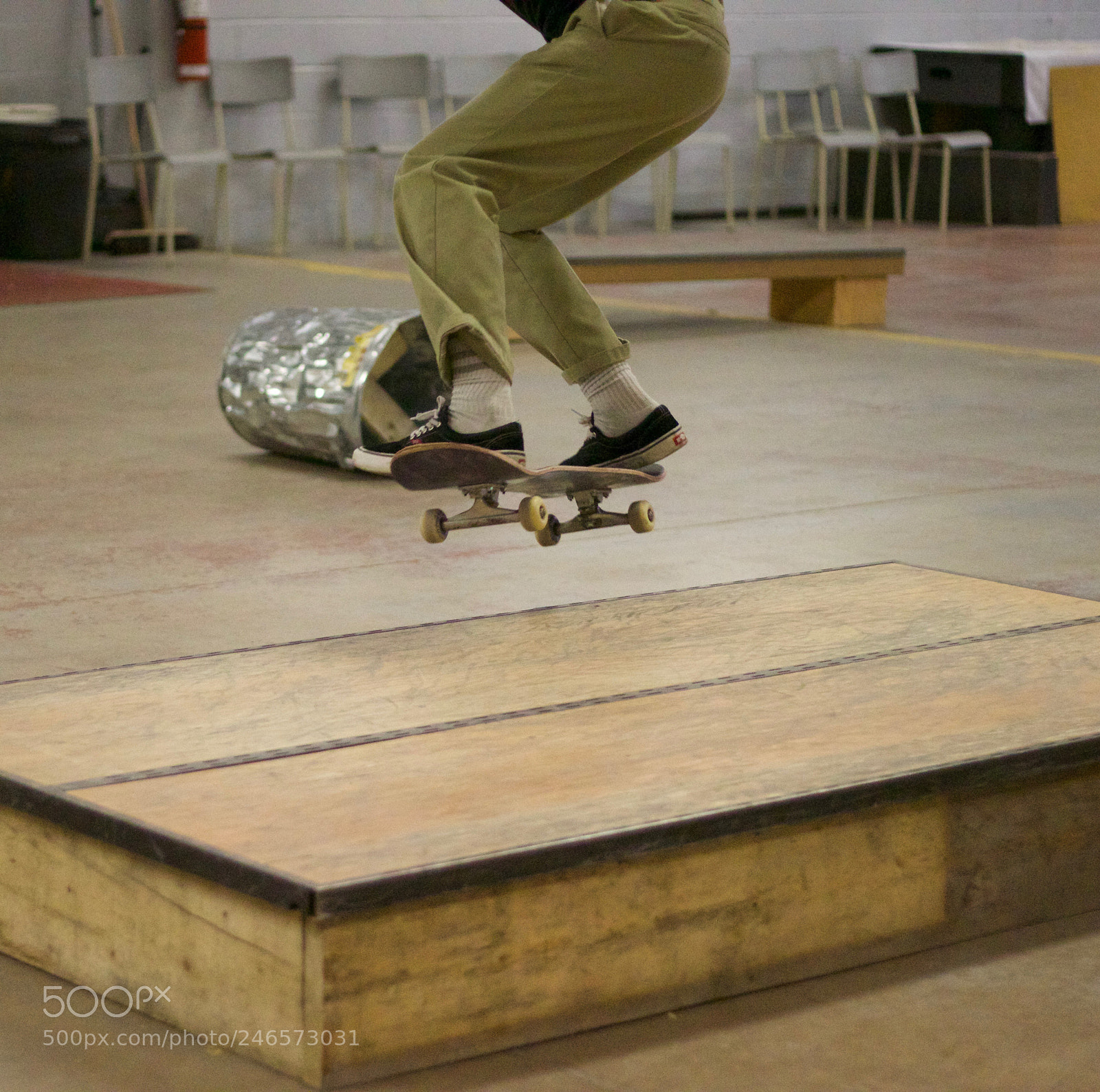 Canon EOS 800D (EOS Rebel T7i / EOS Kiss X9i) sample photo. Skaters in flight by photography