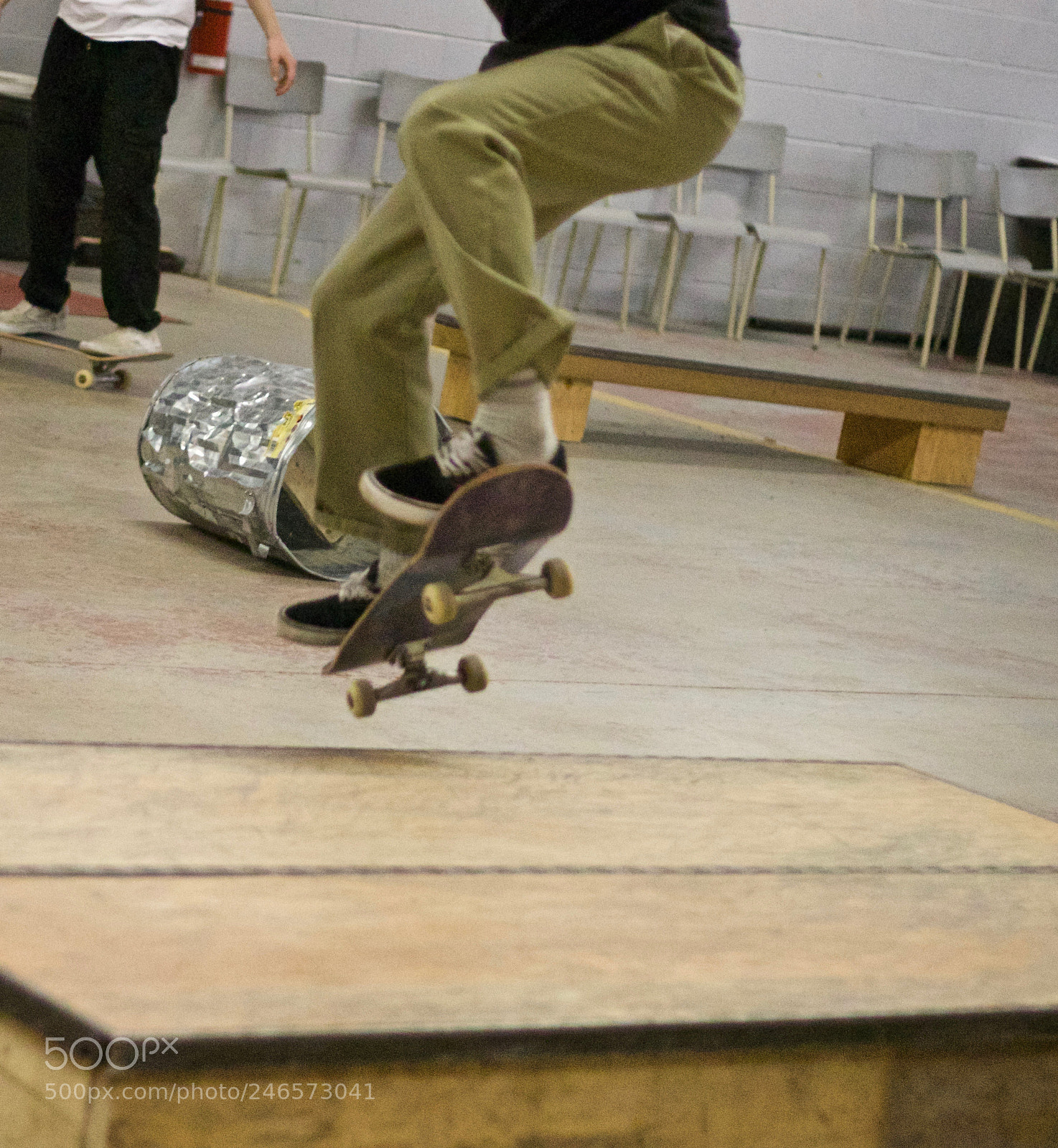 Canon EOS 800D (EOS Rebel T7i / EOS Kiss X9i) sample photo. Skaters in flight by photography