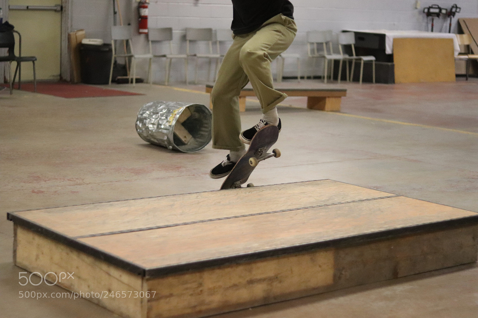 Canon EOS 800D (EOS Rebel T7i / EOS Kiss X9i) sample photo. Skaters in flight by photography