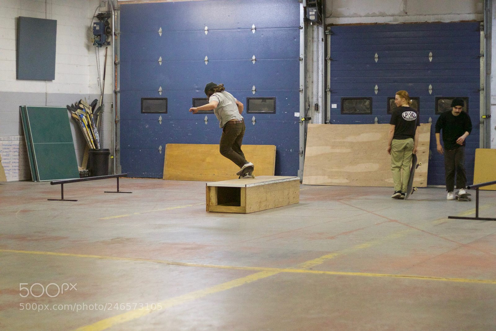 Canon EOS 800D (EOS Rebel T7i / EOS Kiss X9i) sample photo. Skaters in flight by photography
