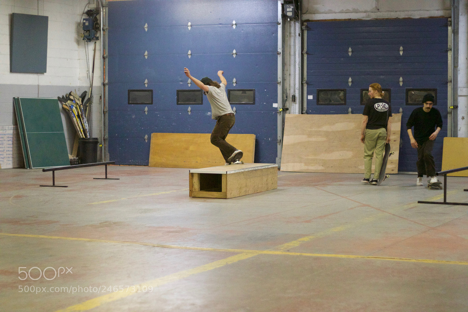 Canon EOS 800D (EOS Rebel T7i / EOS Kiss X9i) sample photo. Skaters in flight by photography