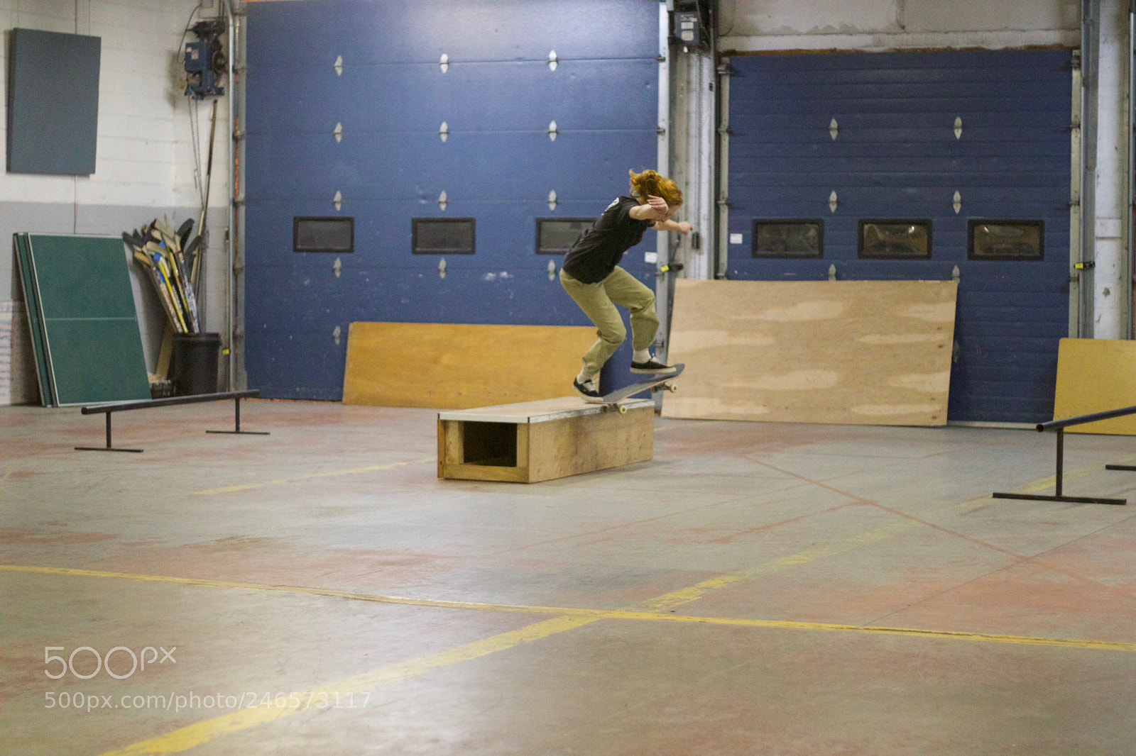 Canon EOS 800D (EOS Rebel T7i / EOS Kiss X9i) sample photo. Skaters in flight by photography
