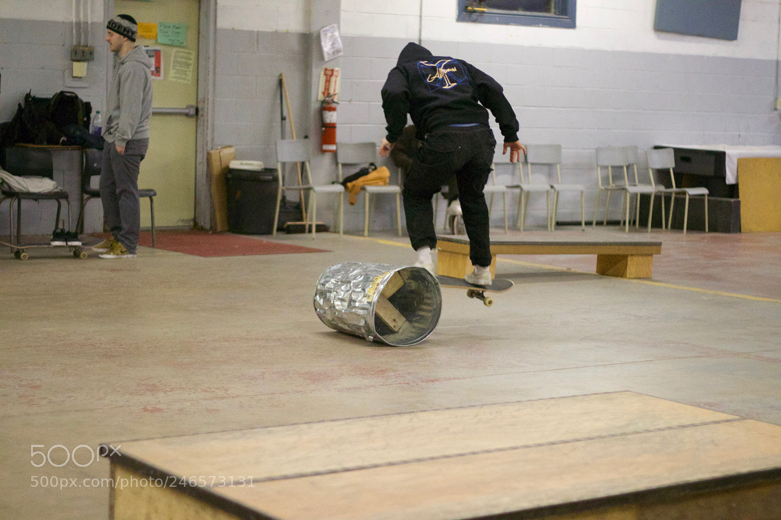 Canon EOS 800D (EOS Rebel T7i / EOS Kiss X9i) sample photo. Skaters in flight by photography