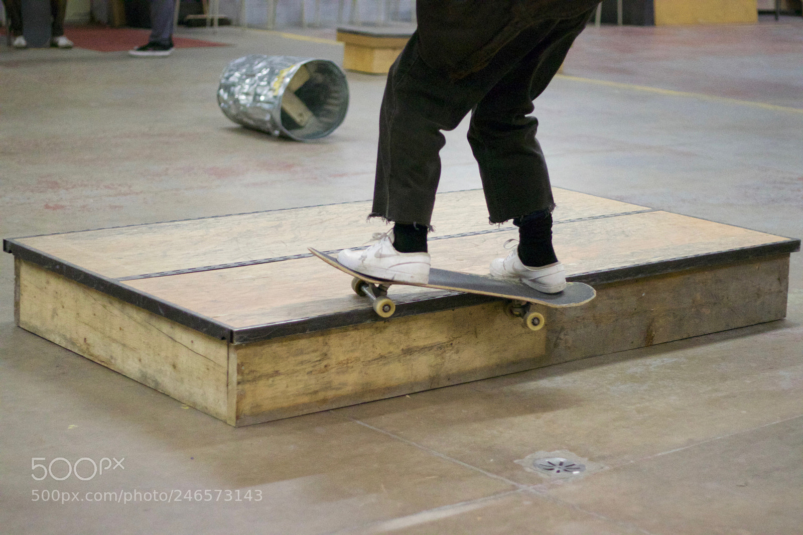 Canon EOS 800D (EOS Rebel T7i / EOS Kiss X9i) sample photo. Skaters in flight by photography