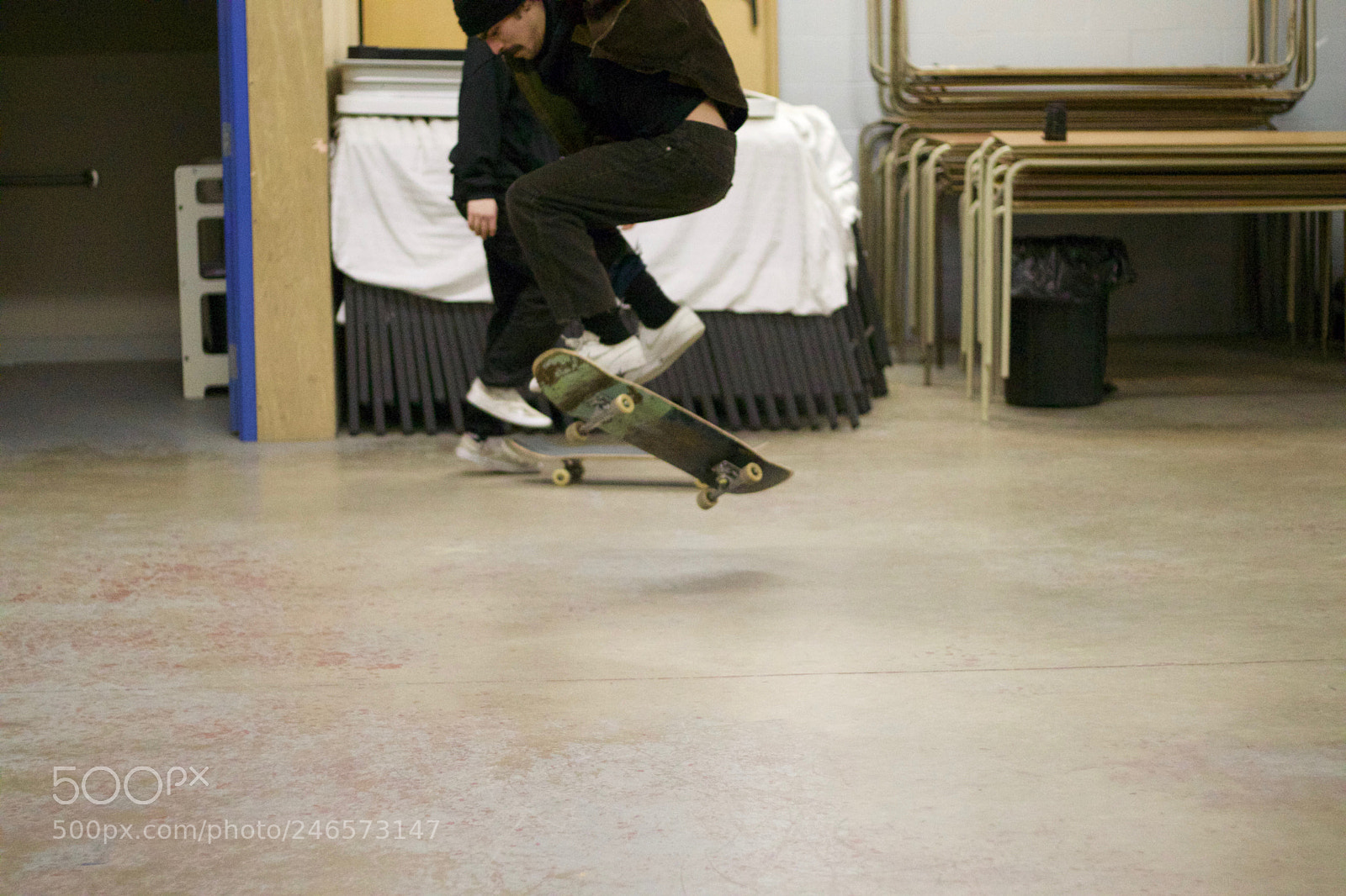 Canon EOS 800D (EOS Rebel T7i / EOS Kiss X9i) sample photo. Skaters in flight by photography