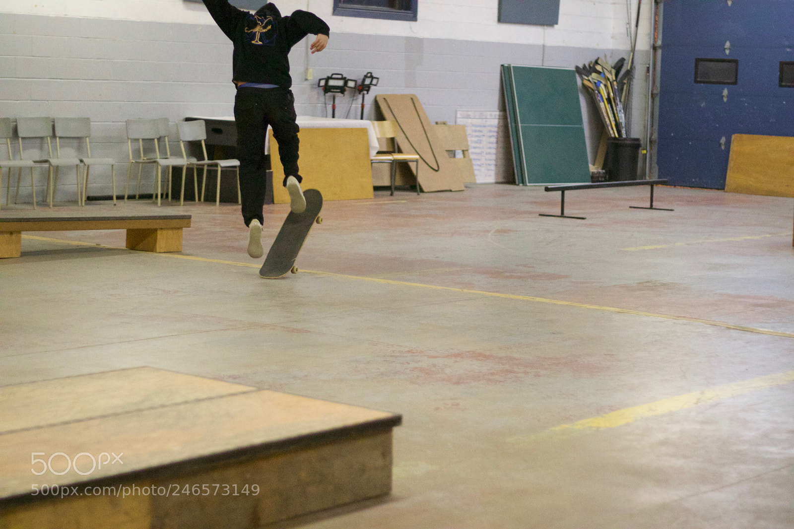 Canon EOS 800D (EOS Rebel T7i / EOS Kiss X9i) sample photo. Skaters in flight by photography
