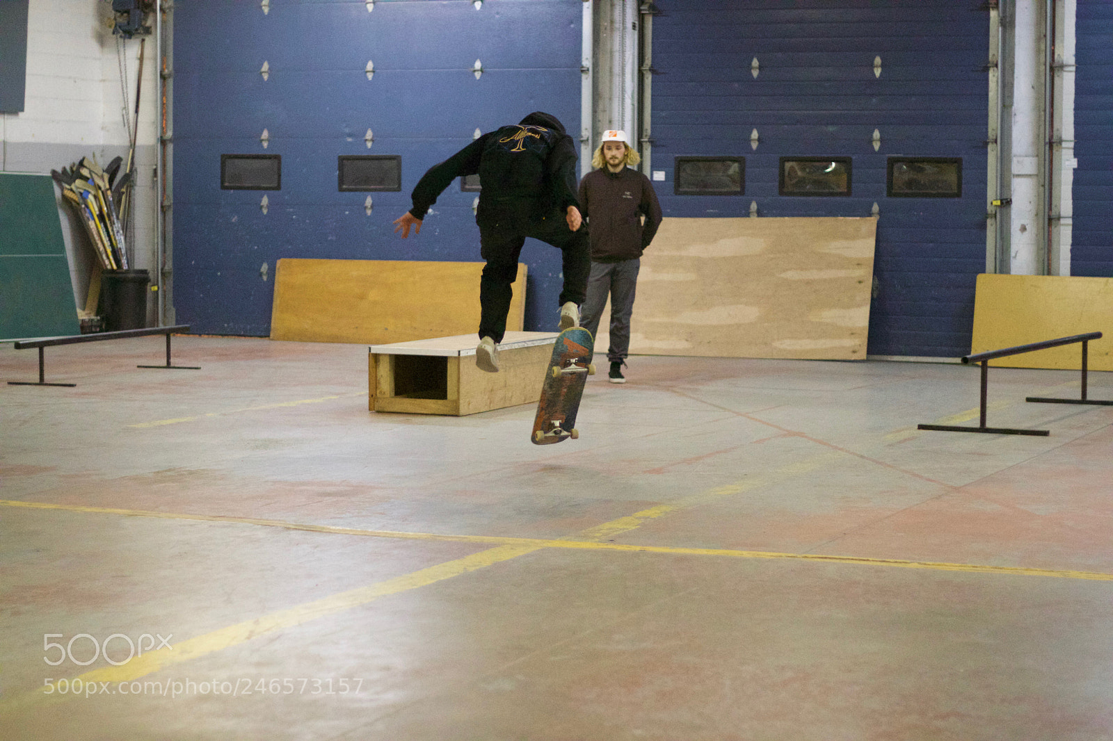 Canon EOS 800D (EOS Rebel T7i / EOS Kiss X9i) sample photo. Skaters in flight by photography