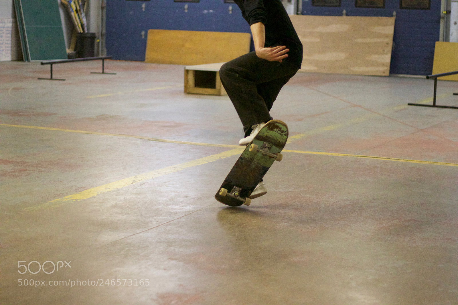 Canon EOS 800D (EOS Rebel T7i / EOS Kiss X9i) sample photo. Skaters in flight by photography