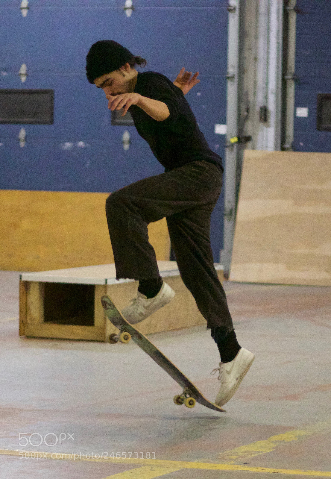 Canon EOS 800D (EOS Rebel T7i / EOS Kiss X9i) sample photo. Skaters in flight by photography