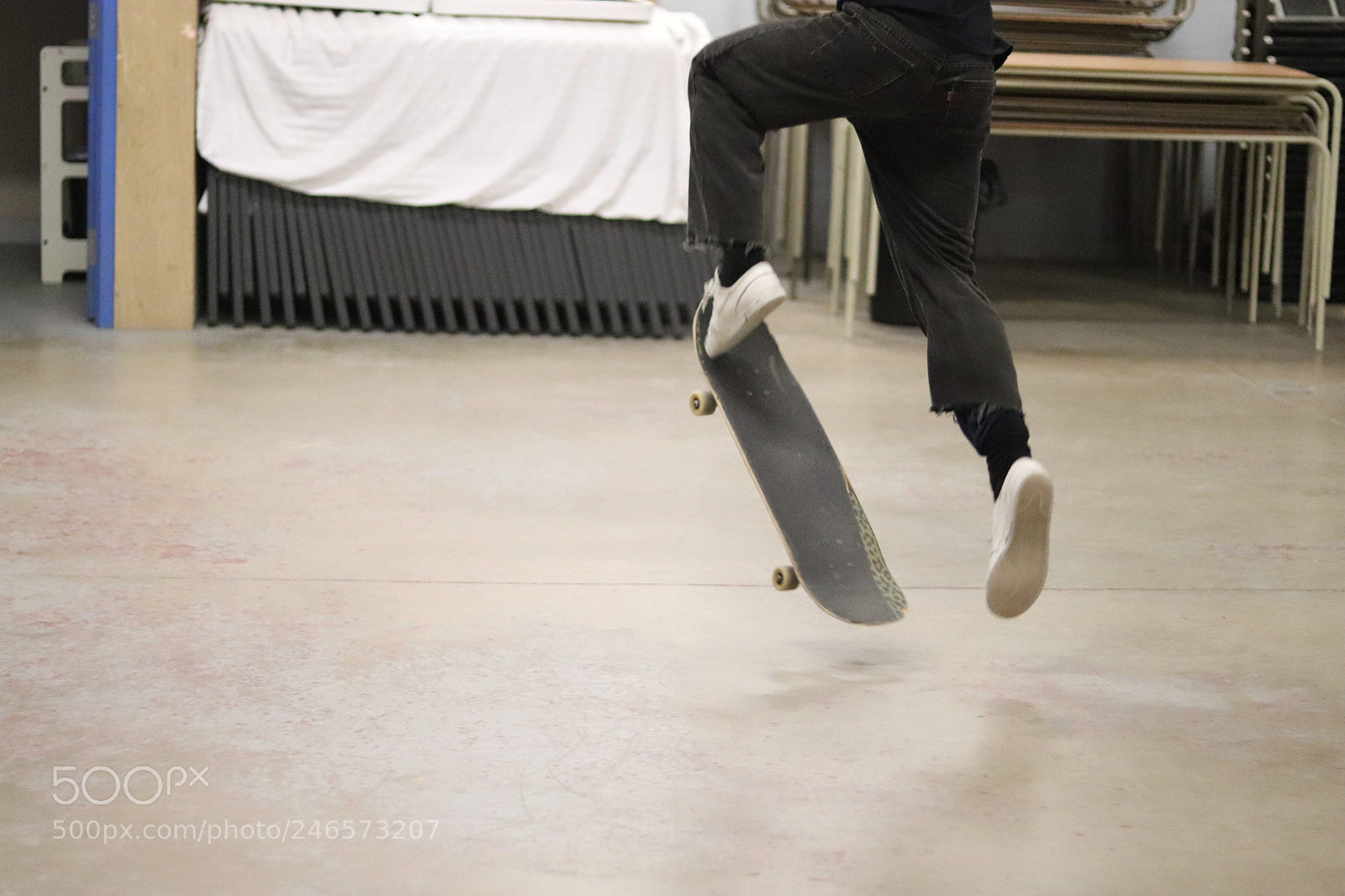 Canon EOS 800D (EOS Rebel T7i / EOS Kiss X9i) sample photo. Skaters in flight by photography