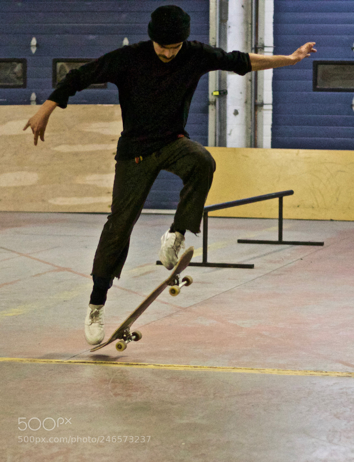 Canon EOS 800D (EOS Rebel T7i / EOS Kiss X9i) sample photo. Skaters in flight by photography