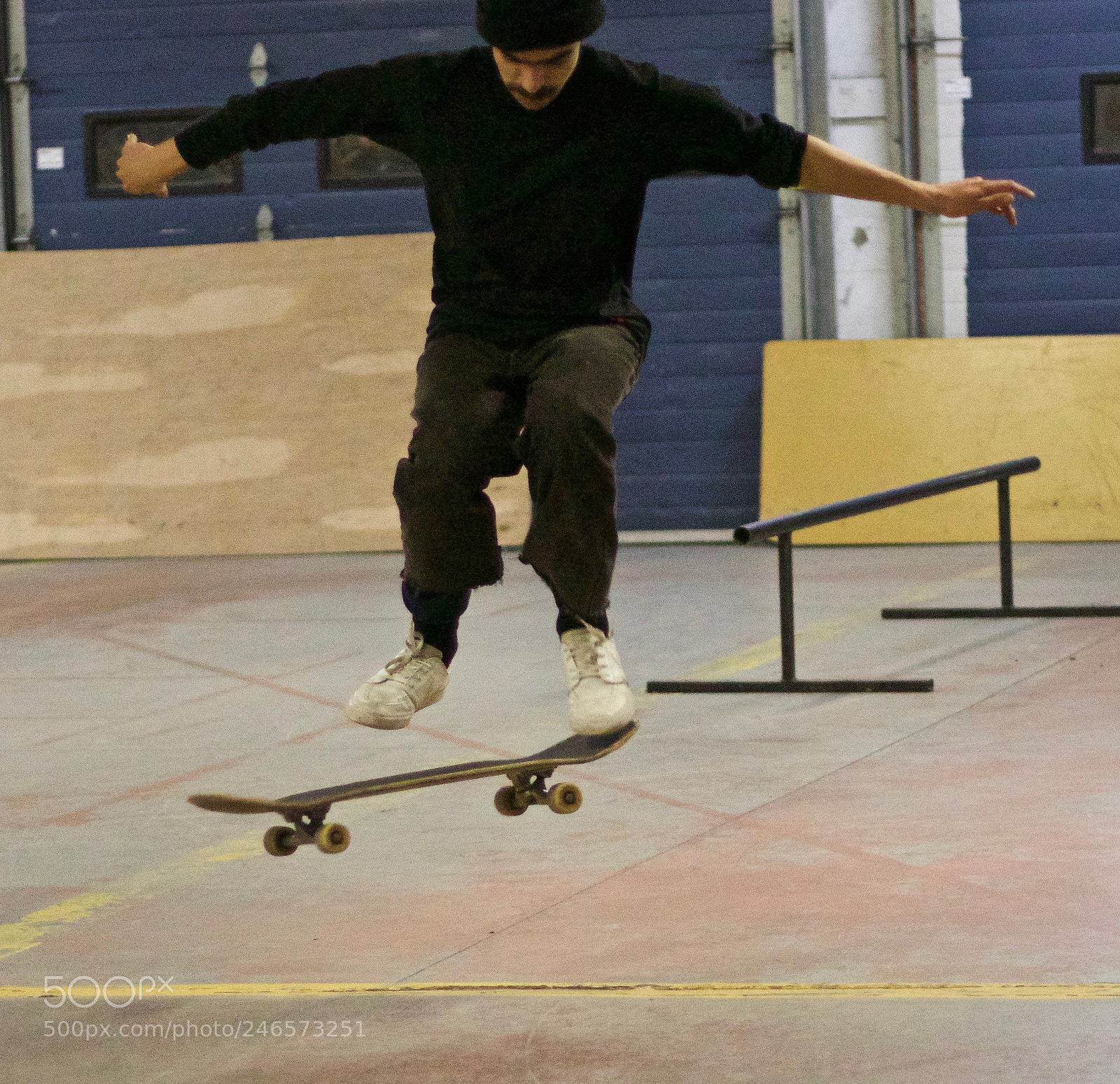 Canon EOS 800D (EOS Rebel T7i / EOS Kiss X9i) sample photo. Skaters in flight by photography