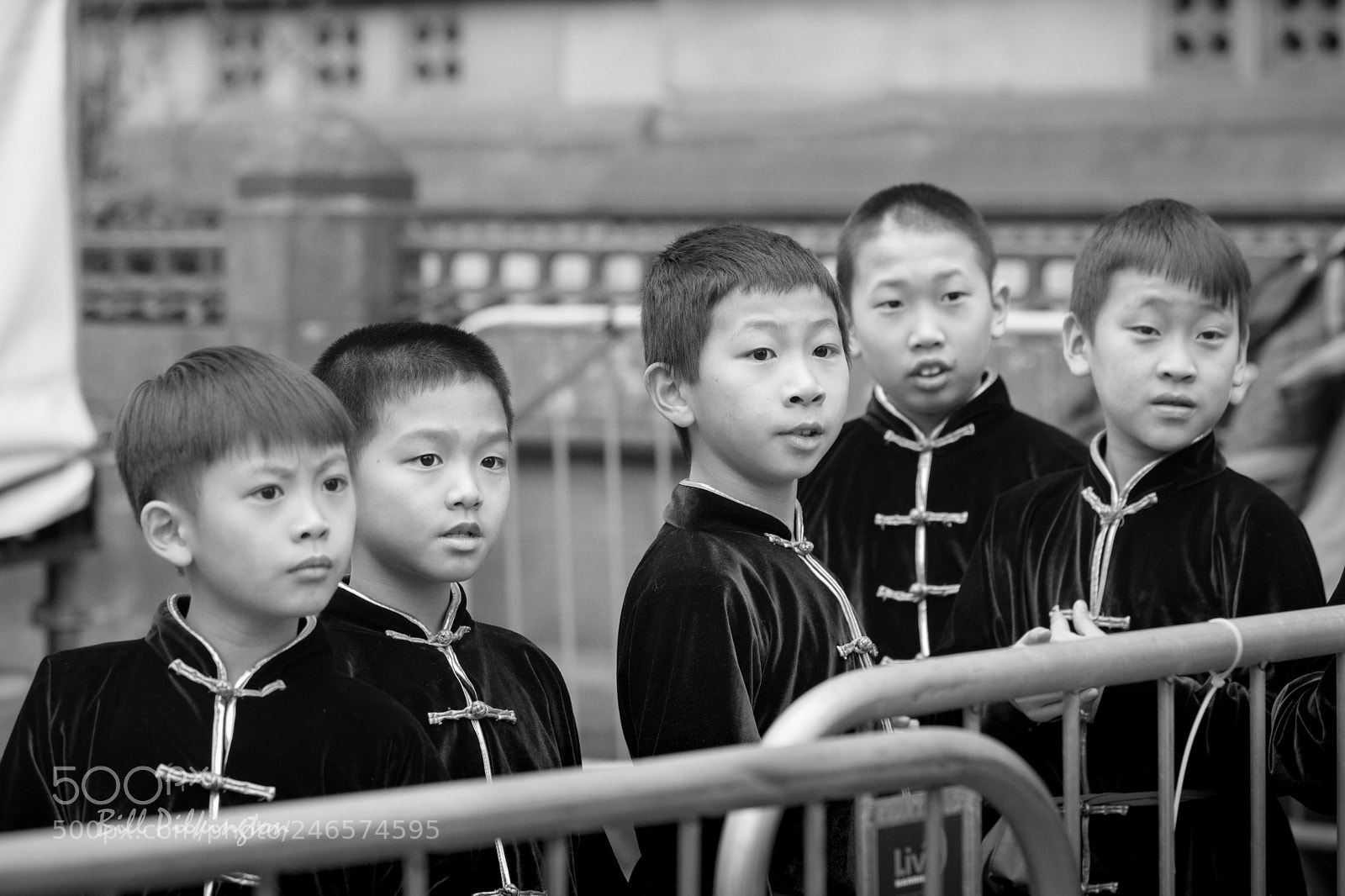 Canon EOS 750D (EOS Rebel T6i / EOS Kiss X8i) sample photo. Chinese boys in traditional photography