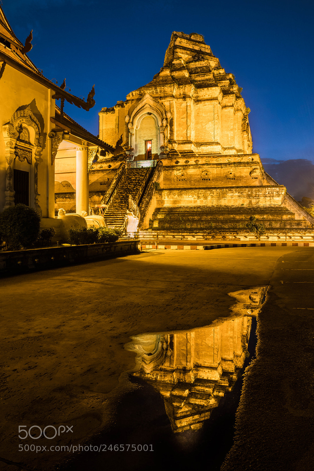 Sony a6300 sample photo. Wat chedi luang at photography
