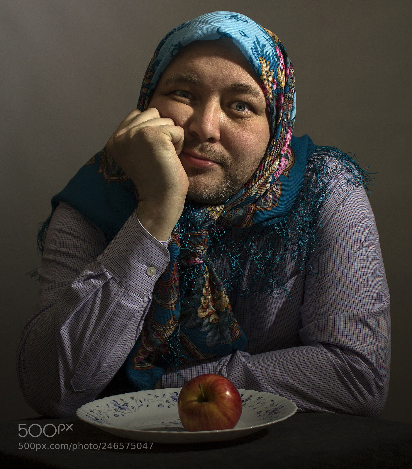 Canon EOS 600D (Rebel EOS T3i / EOS Kiss X5) sample photo. Self-portrait with apple photography